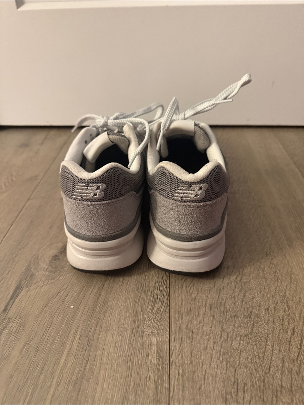 New Balance 997H Light Grey Mesh and Suede Sneakers - Picture 5 of 7